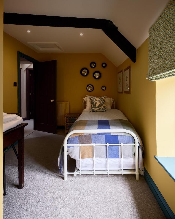 Townhouse Suites- Abbey Row Malmesbury Exterior photo