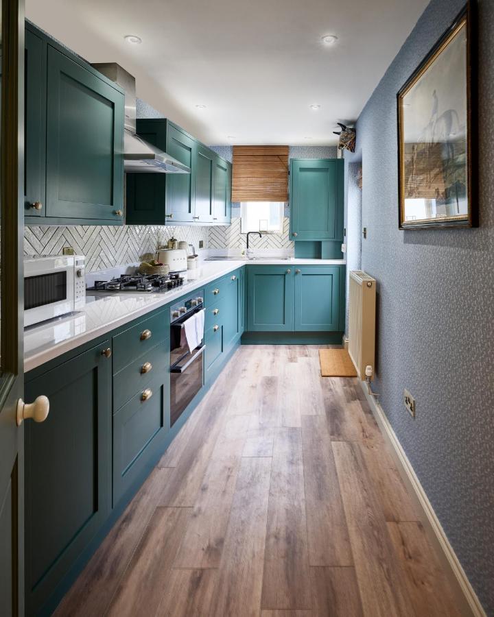 Townhouse Suites- Abbey Row Malmesbury Exterior photo