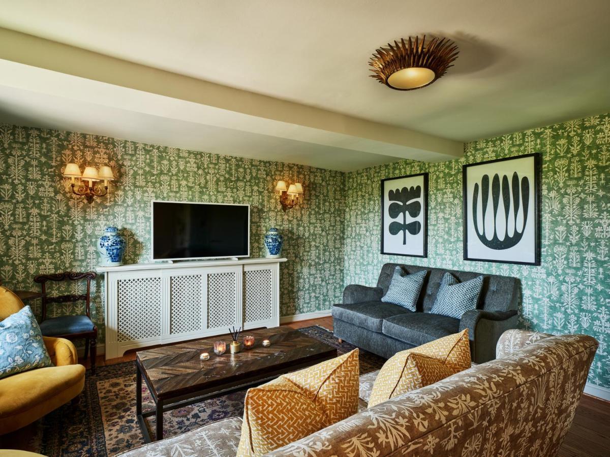 Townhouse Suites- Abbey Row Malmesbury Exterior photo